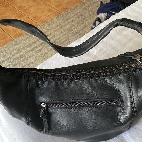 Beautiful SAK purse! In excellent used condition. - Picture 11 of 14